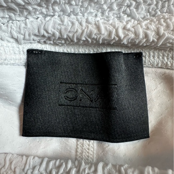 NWT ONA Malibu x Carbon38 Crinkle Biker Short White Womens size small new - Picture 8 of 9